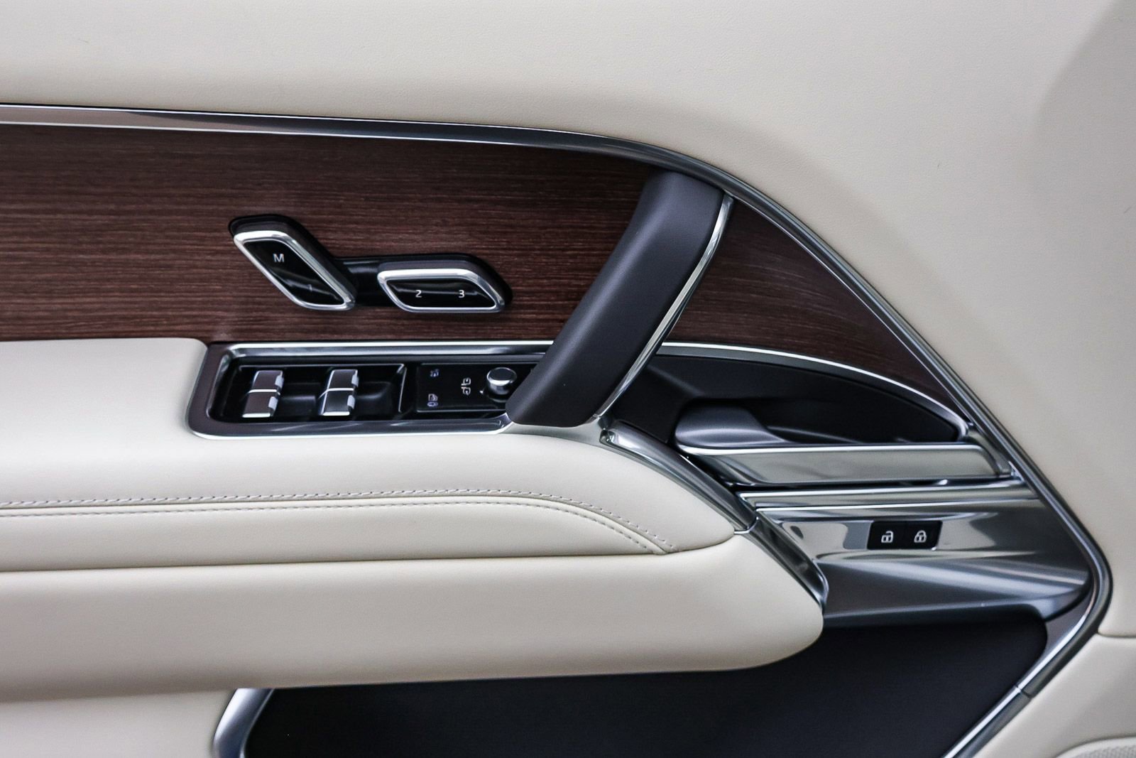 New 2026 Land Rover Range Rover SE image 31
