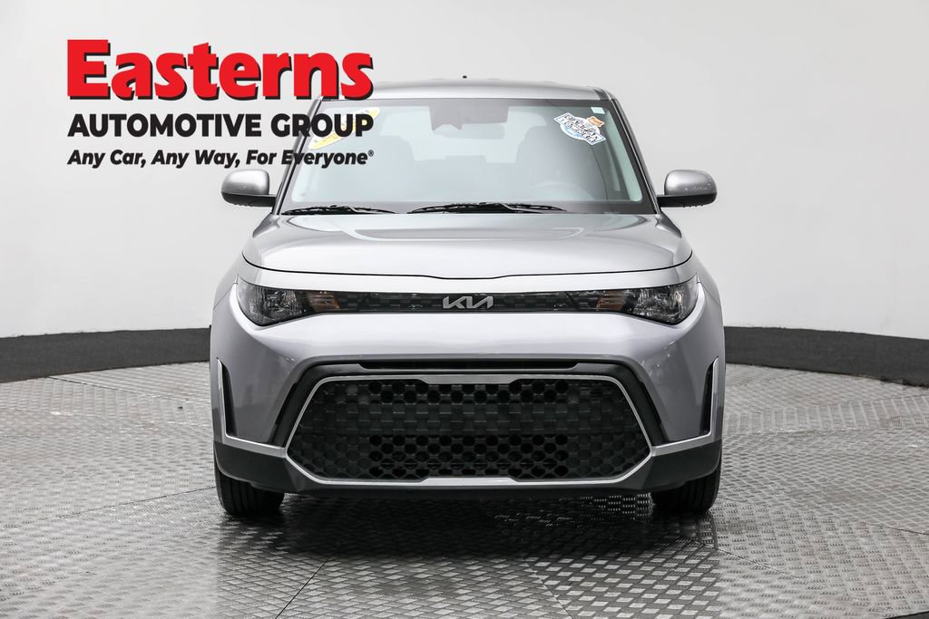 Used 2023 Kia Soul LX w/ Option Group 015 image 2