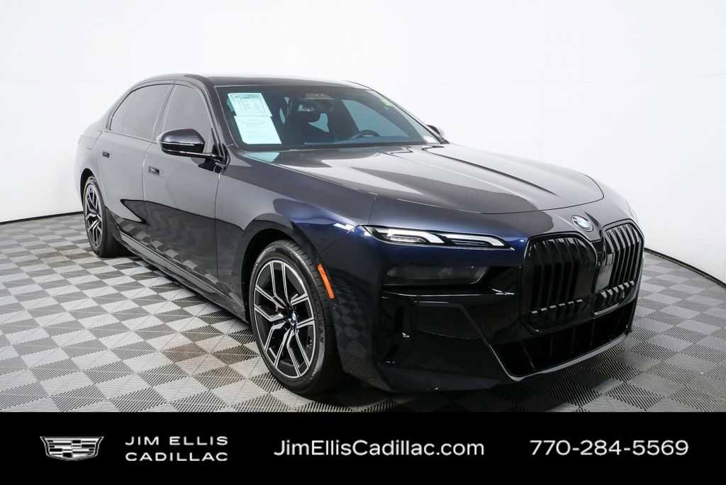 Used 2023 BMW 760i xDrive image 1