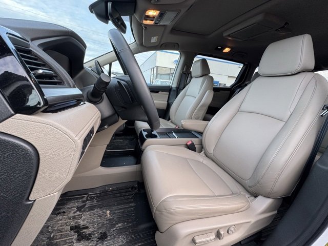 Used 2023 Honda Odyssey Touring image 14