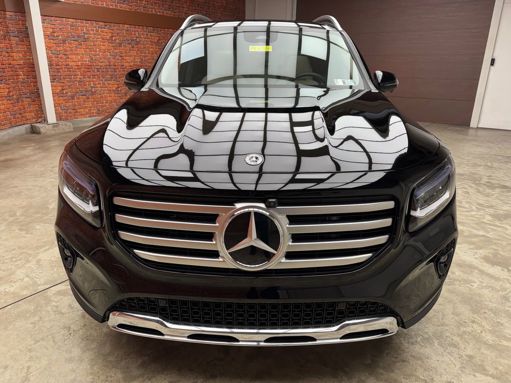 Used 2026 Mercedes-Benz GLB 250 4MATIC image 7