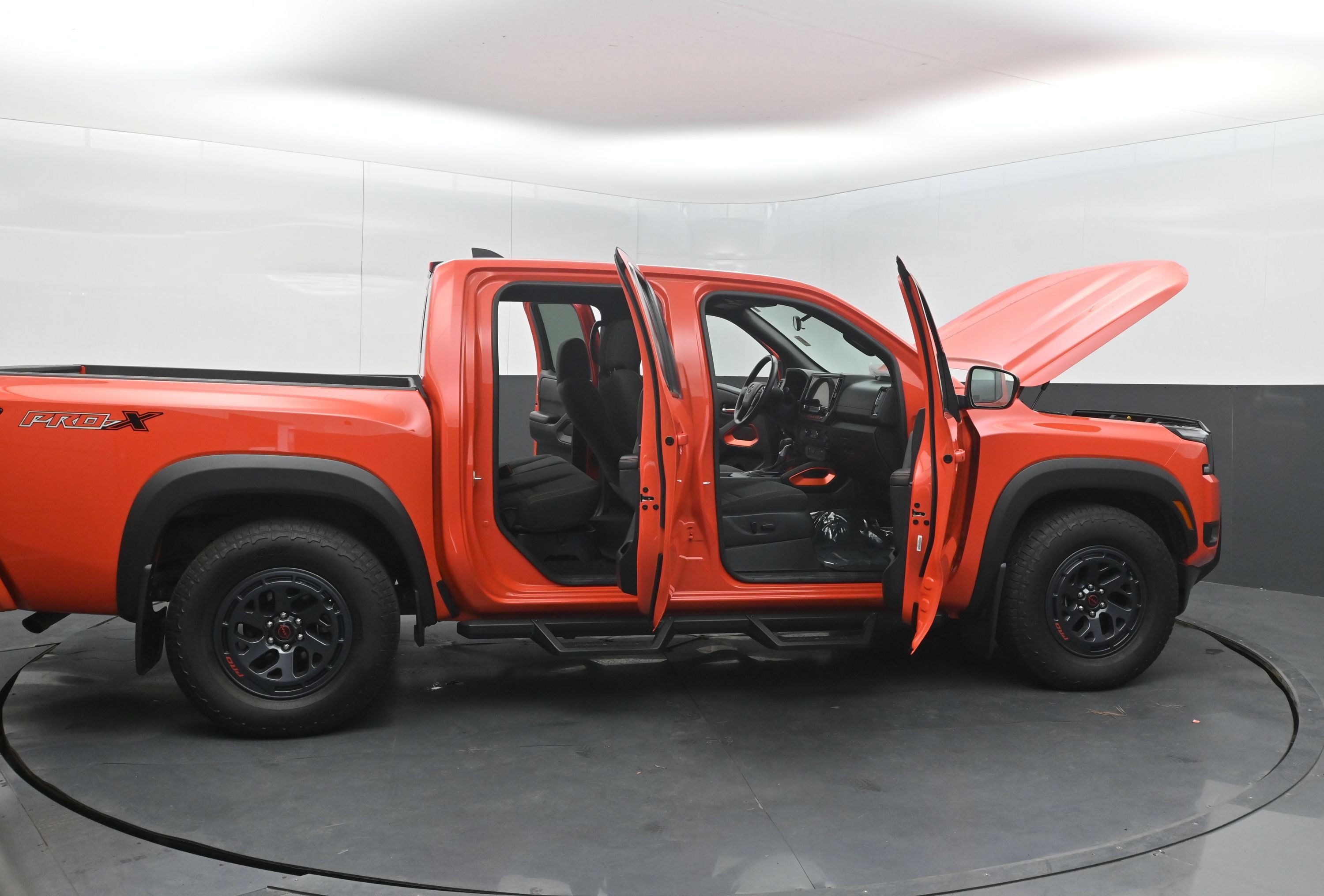 Used 2025 Nissan Frontier Pro-X RWD image 45