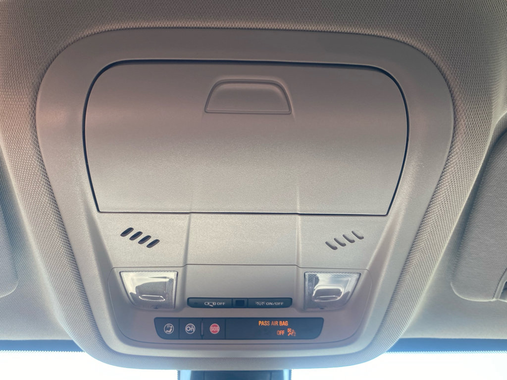 Used 2023 GMC Acadia SLE image 22