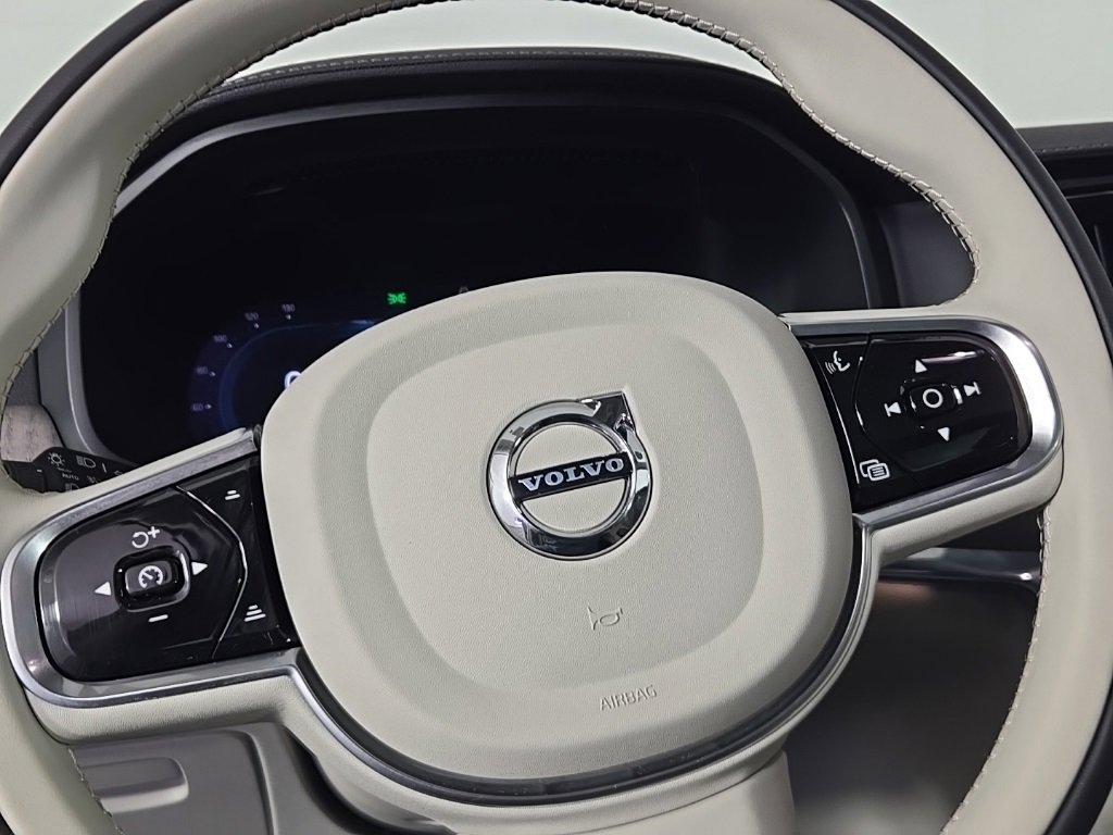 Certified 2023 Volvo S90 B6 Ultimate image 25