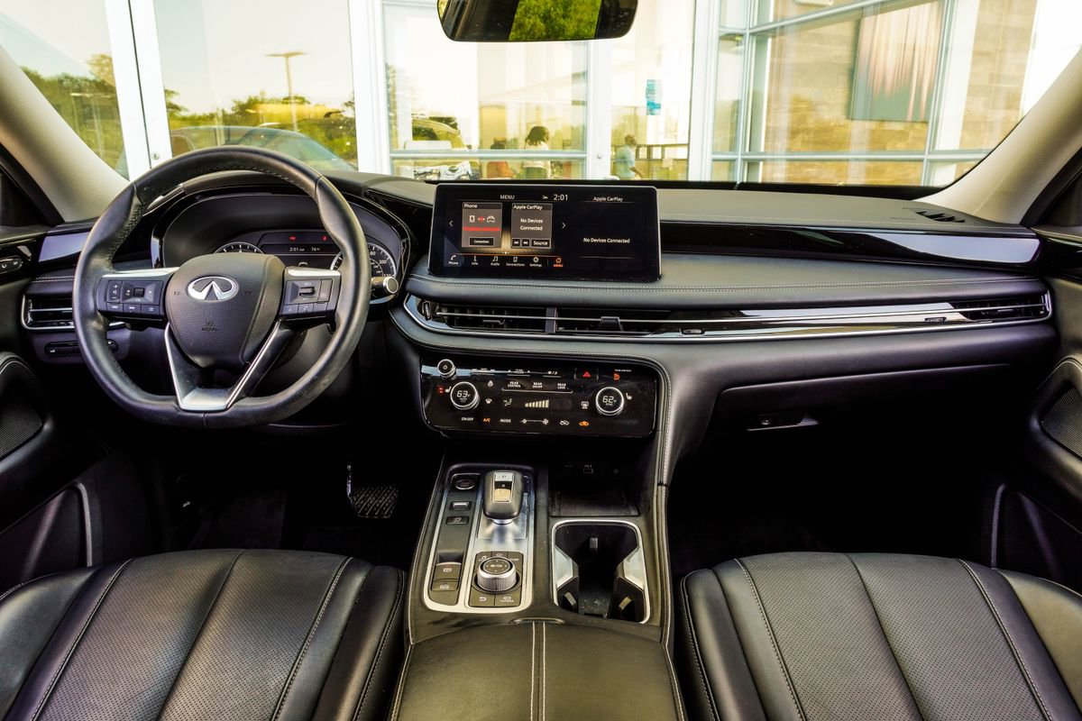 Certified 2023 INFINITI QX60 Pure image 5