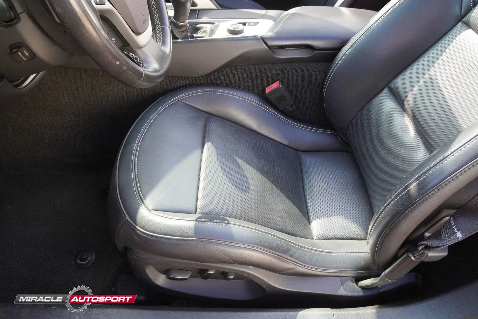 Used 2014 Chevrolet Corvette Stingray Convertible w/ 3LT Preferred Equipment Group image 20