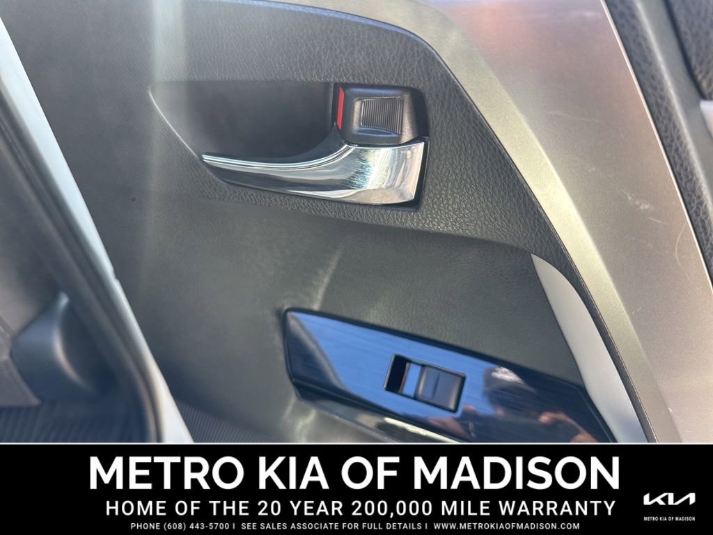 Used 2018 Toyota RAV4 Limited w/ Advanced Technology Package image 34