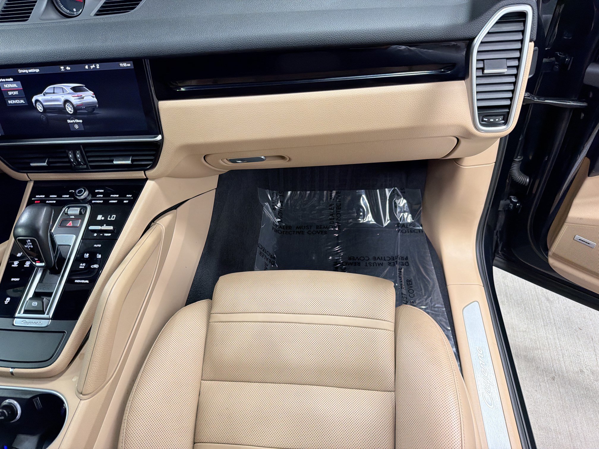 Certified 2020 Porsche Cayenne AWD/4WD image 18
