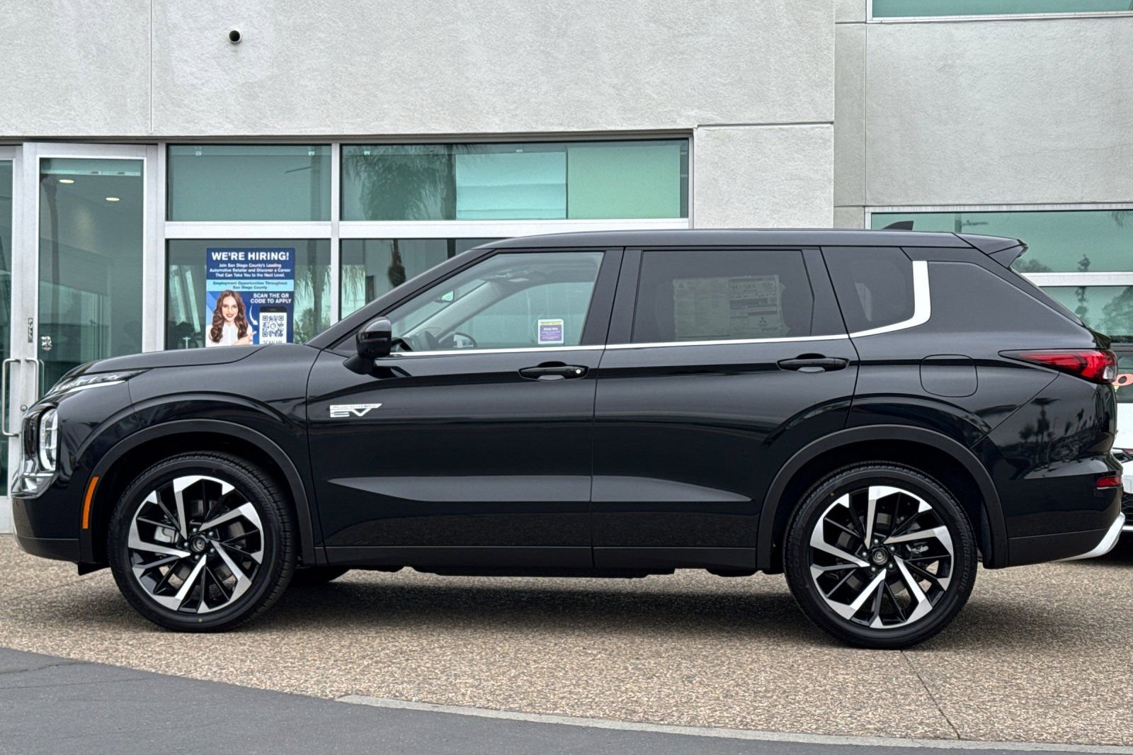 New 2025 Mitsubishi Outlander SE image 7