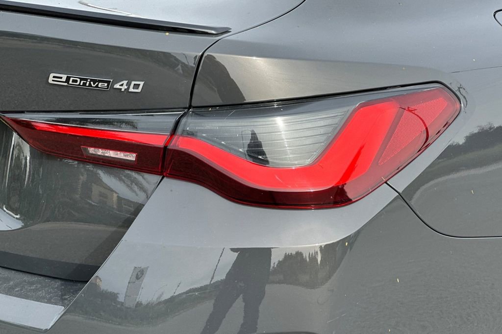 Used 2023 BMW i4 eDrive40 w/ M Sport Package image 33