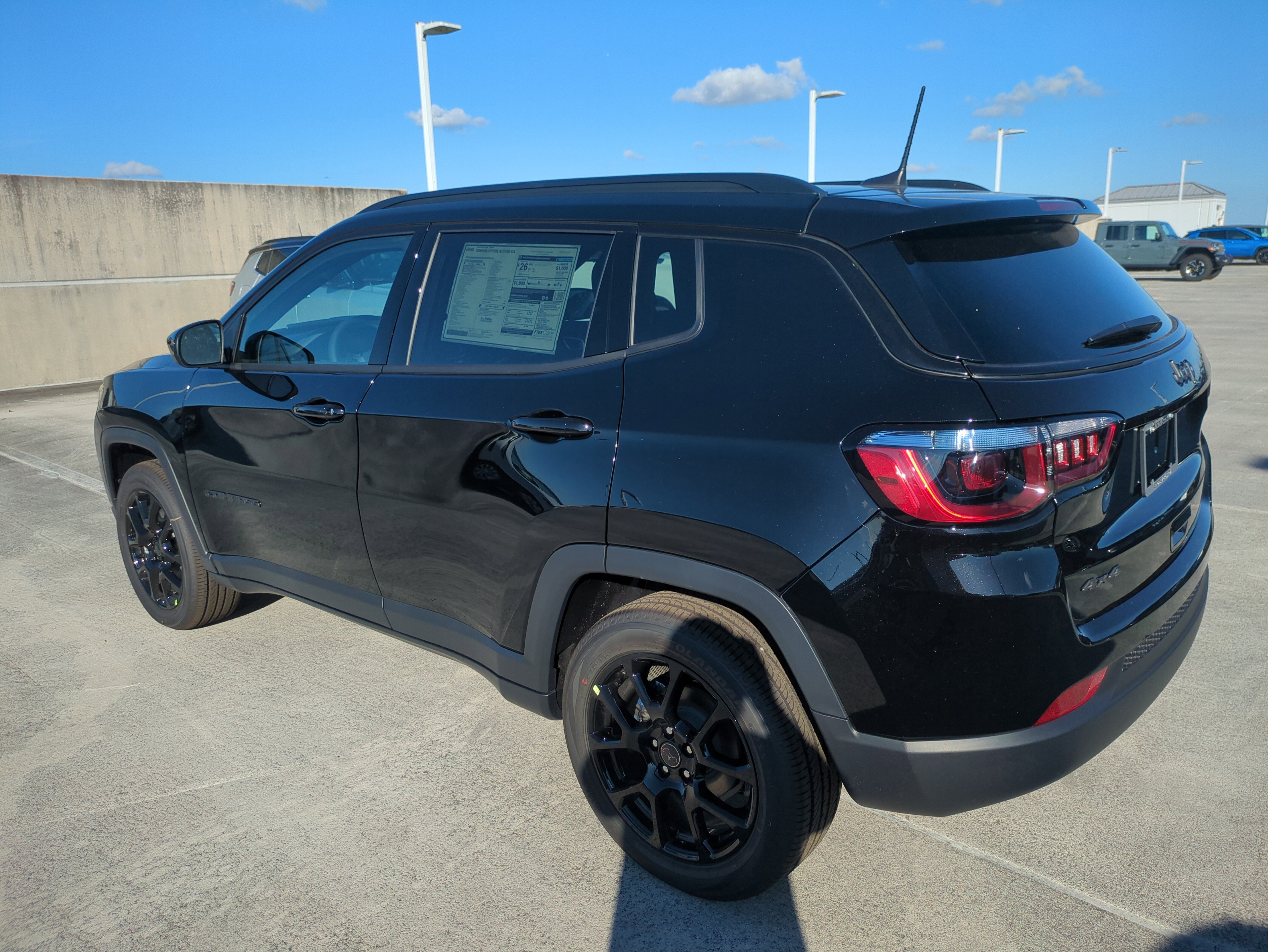 New 2026 Jeep Compass Latitude image 7