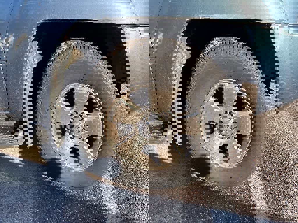 Used 2004 Toyota 4Runner SR5 image 7