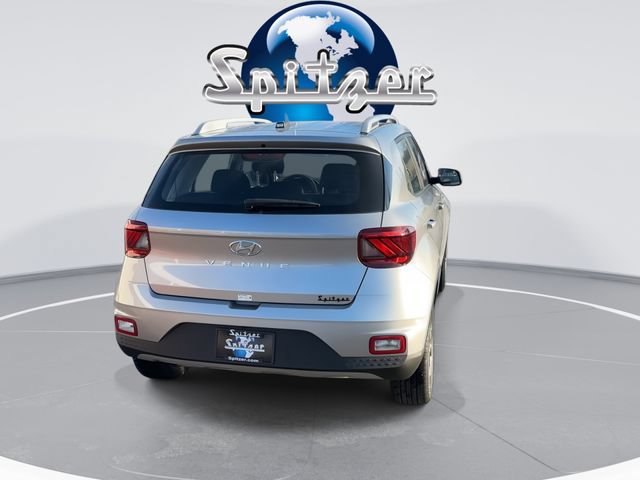 New 2025 Hyundai Venue SEL FWD image 8
