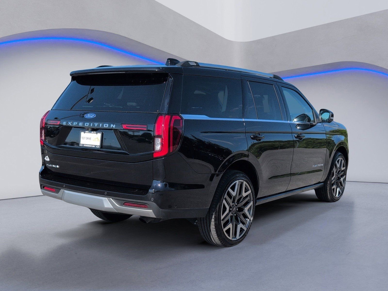 Used 2025 Ford Expedition Platinum w/ Platinum Ultimate Package AWD/4WD image 9