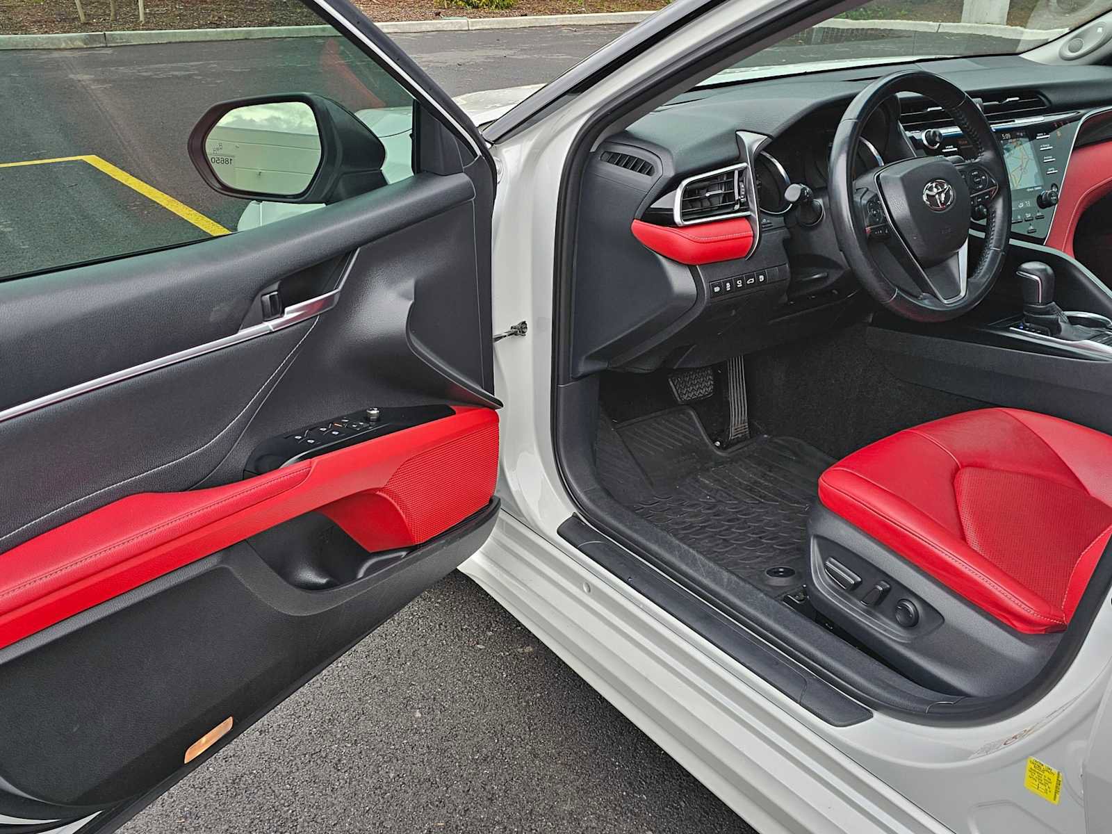 Used 2018 Toyota Camry XSE w/ Driver Assist Package image 19