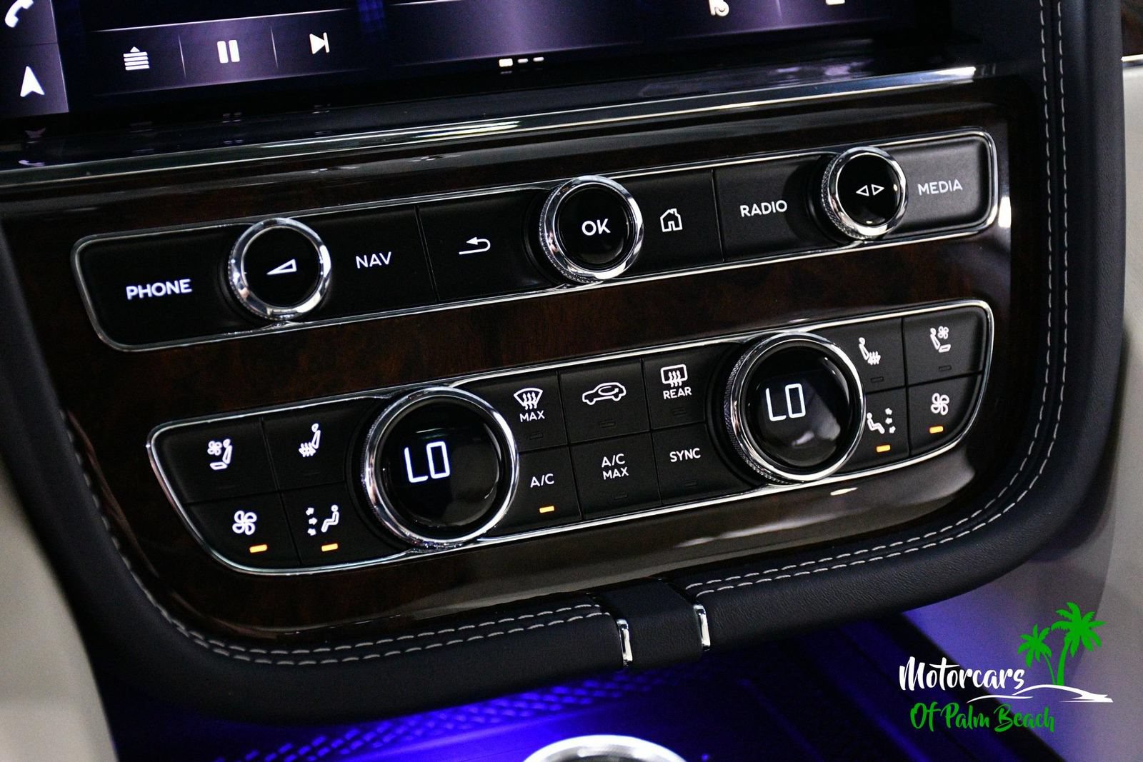 Used 2023 Bentley Bentayga AWD/4WD image 53
