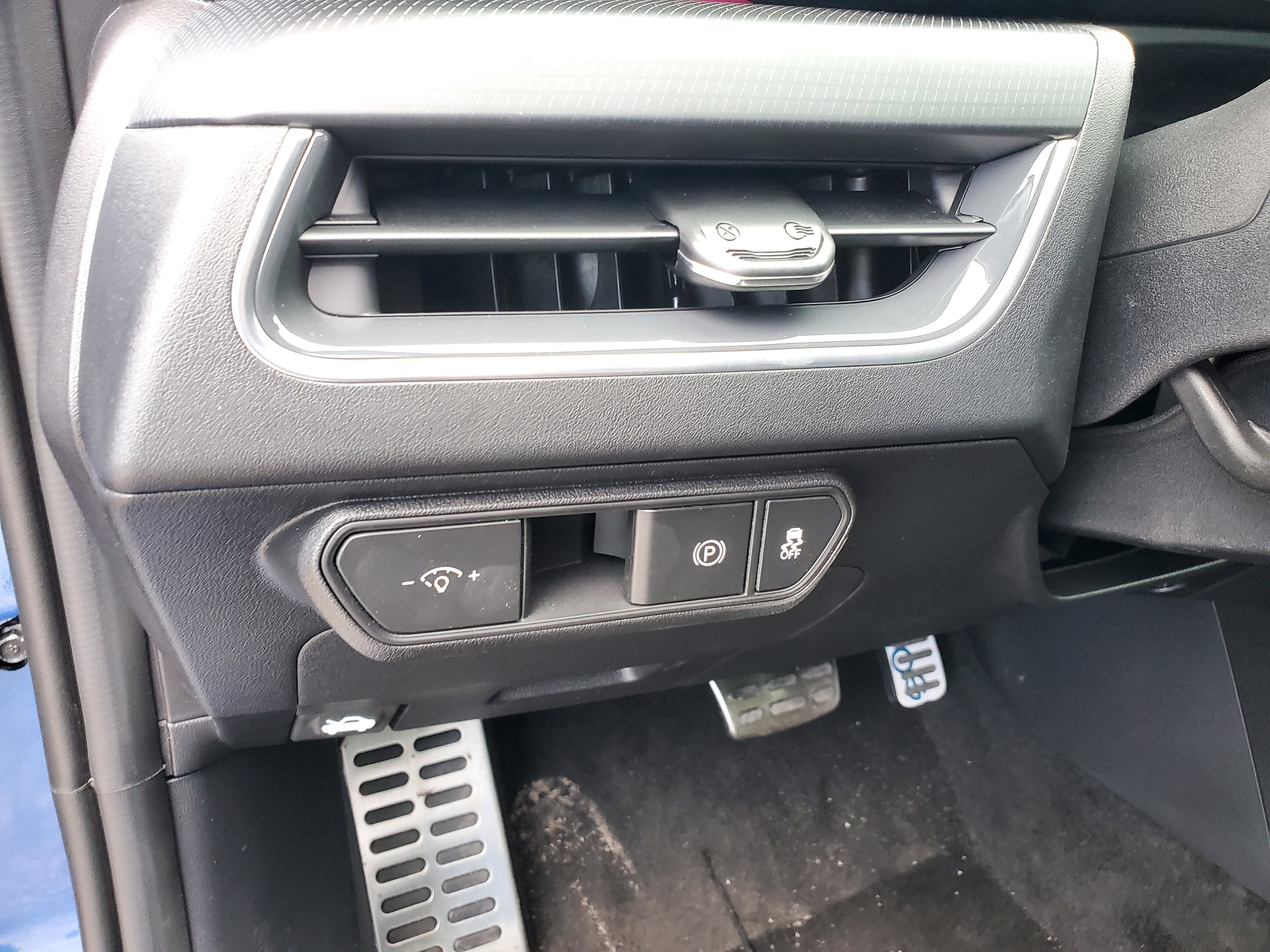 New 2025 Kia K4 GT-Line Turbo FWD image 17