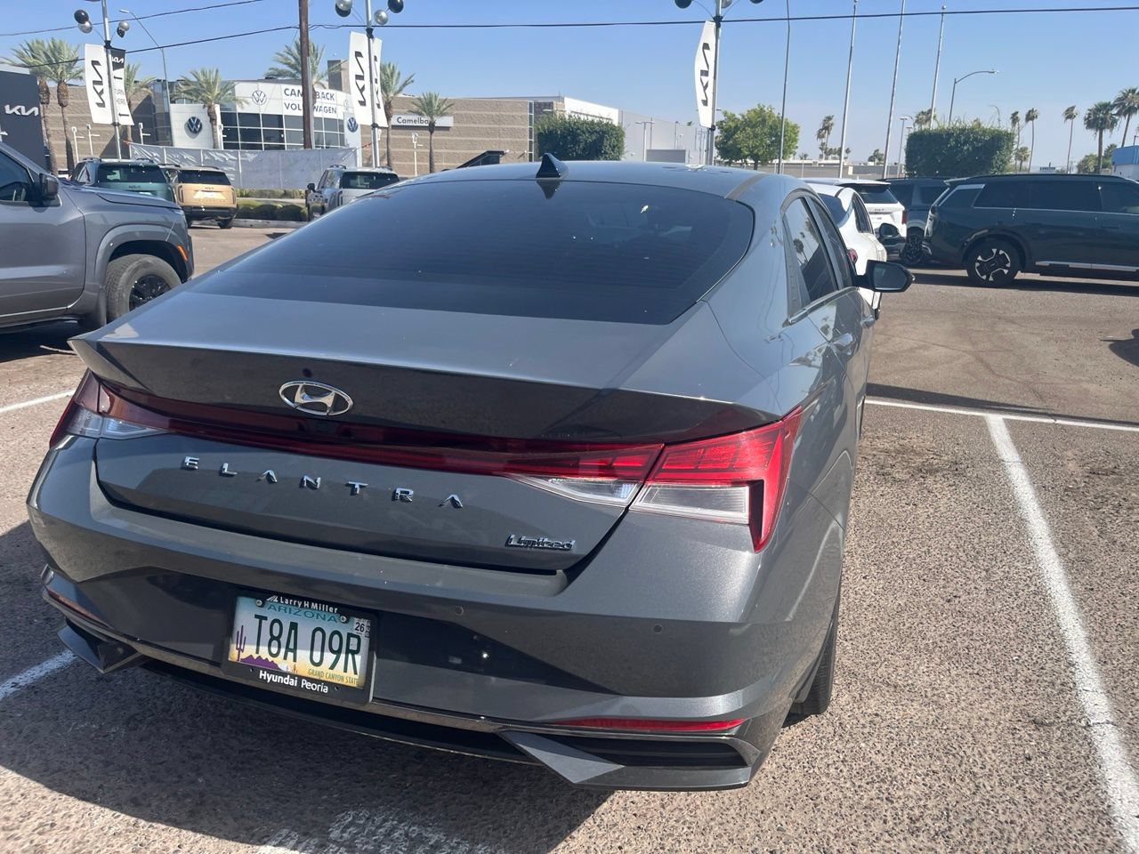 Used 2023 Hyundai Elantra Limited FWD image 6