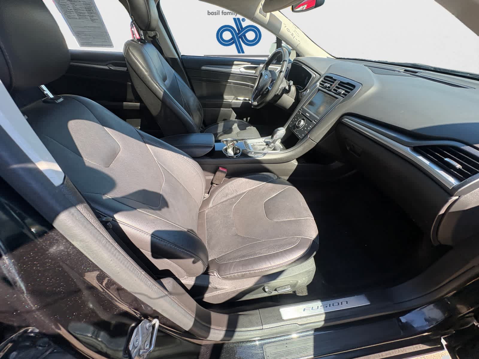 Used 2014 Ford Fusion Titanium AWD/4WD image 17