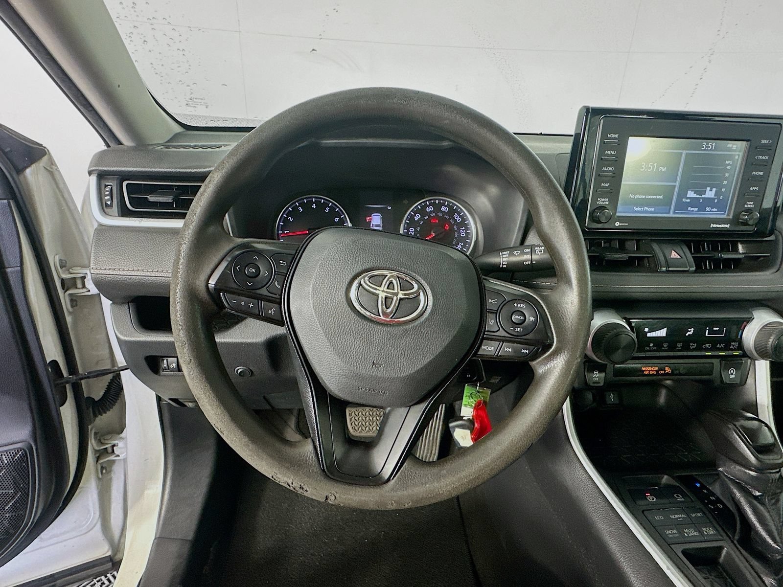 Used 2021 Toyota RAV4 LE AWD/4WD image 11