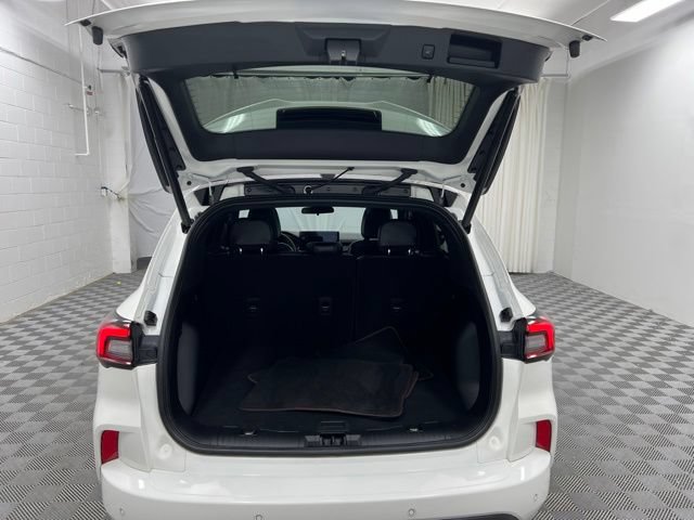 Used 2023 Ford Escape ST-Line w/ Tech Pack #1 AWD/4WD image 8