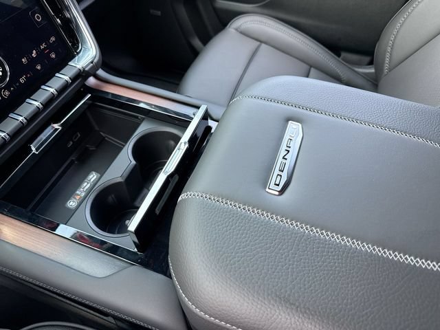 New 2026 GMC Yukon XL Denali w/ Sun & Power Step Package AWD/4WD image 21