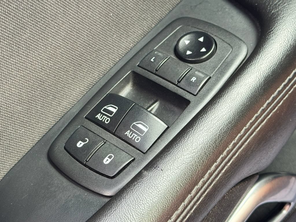 Used 2018 Dodge Challenger R/T RWD image 28