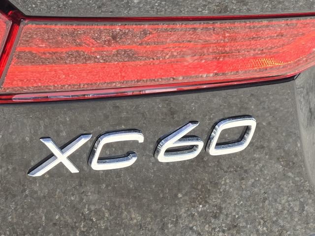 Used 2024 Volvo XC60 B5 Plus w/ Protection Package Premier AWD/4WD image 11