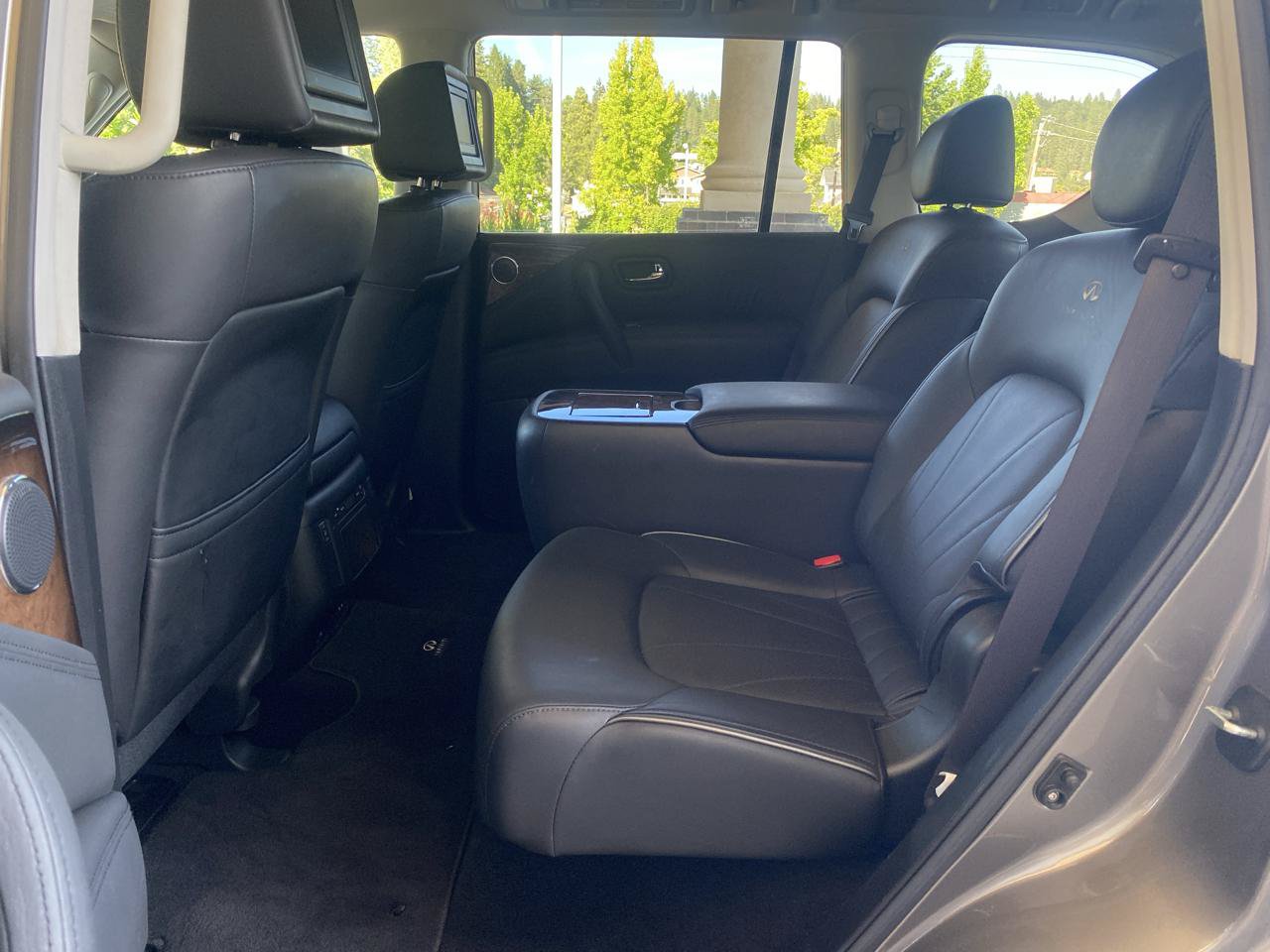 Used 2013 INFINITI QX56 4WD w/ Deluxe Touring Pkg image 23
