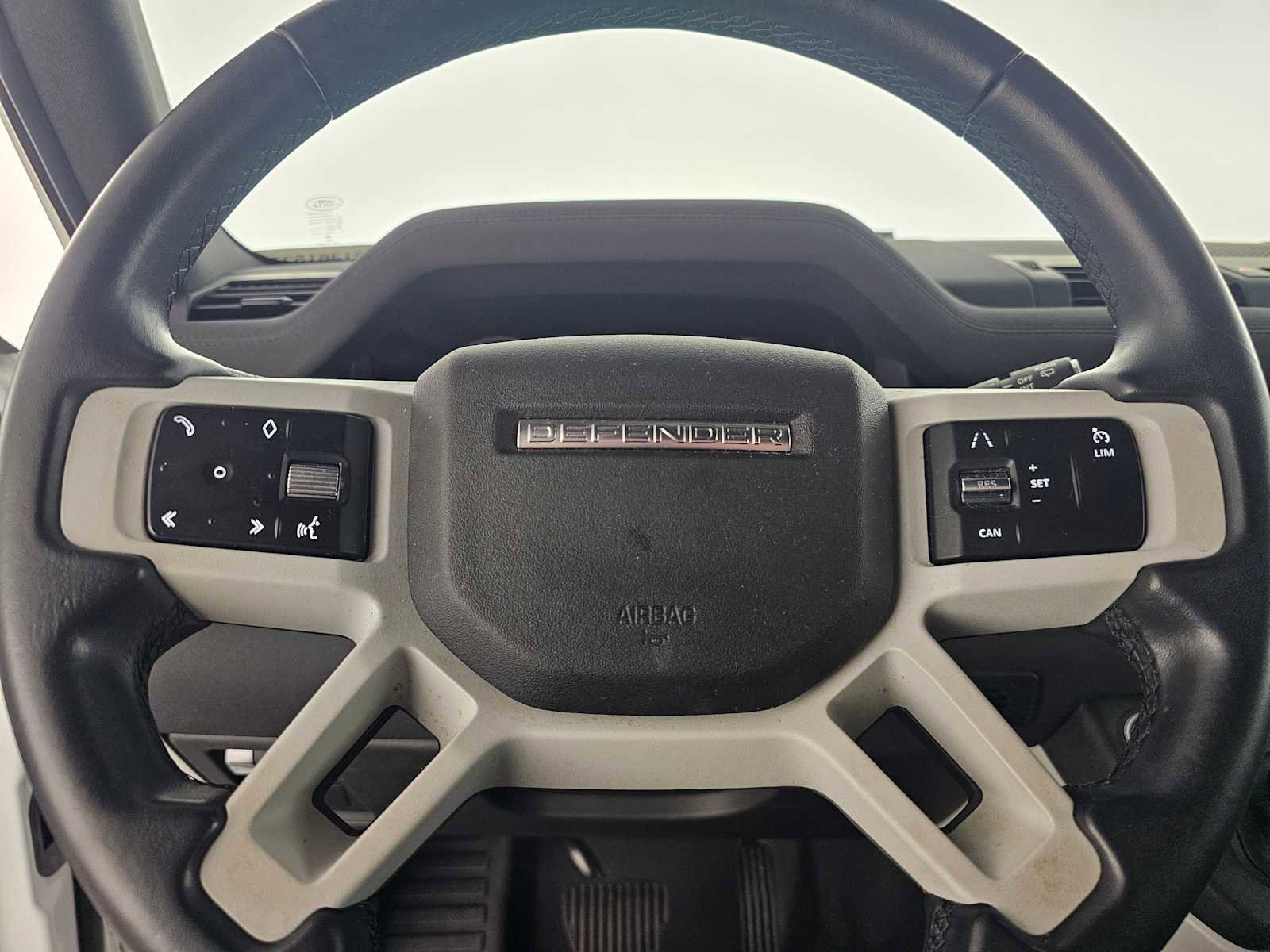 Used 2023 Land Rover Defender 110 S image 22