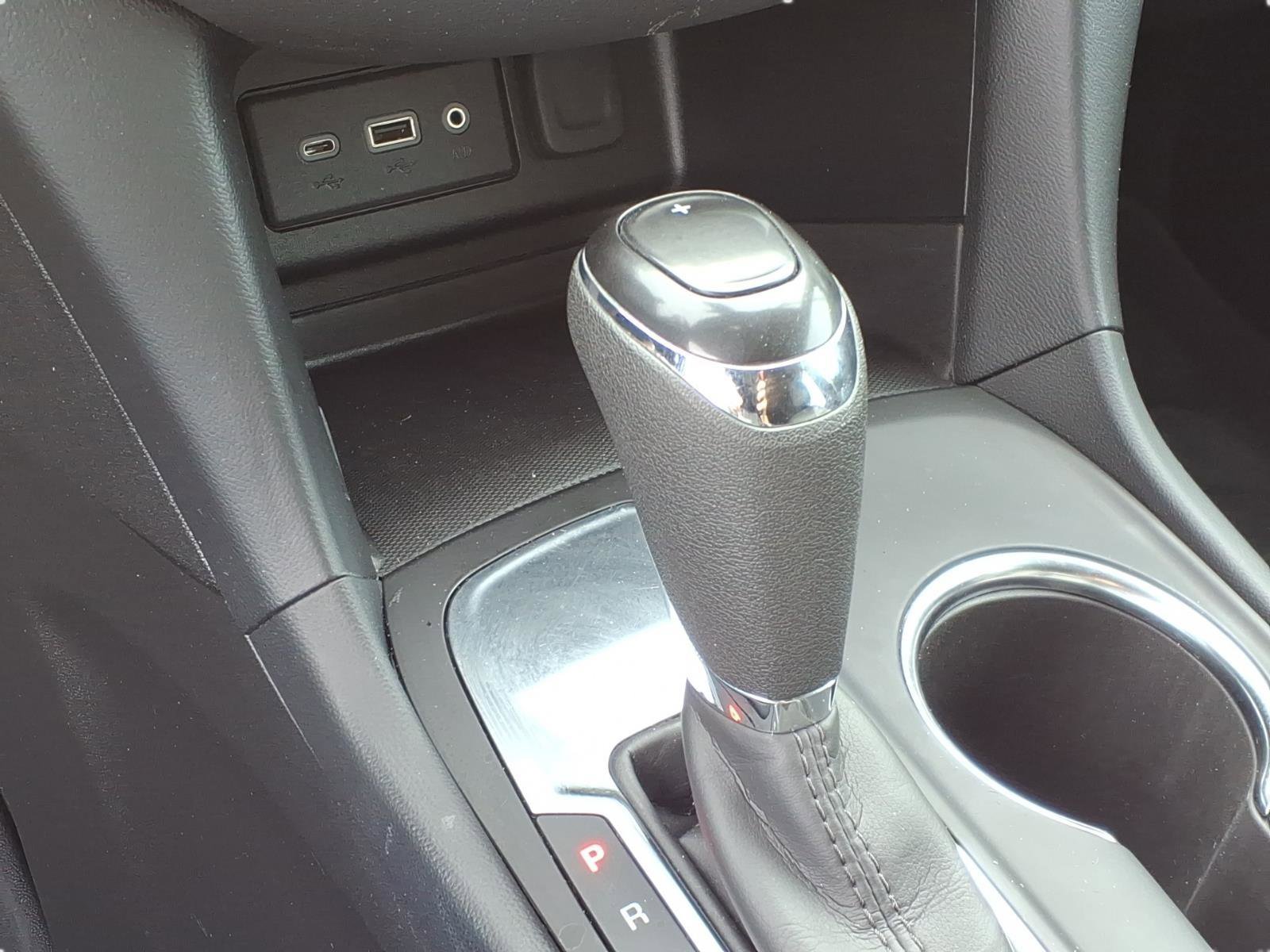 Used 2021 Chevrolet Equinox LT image 19