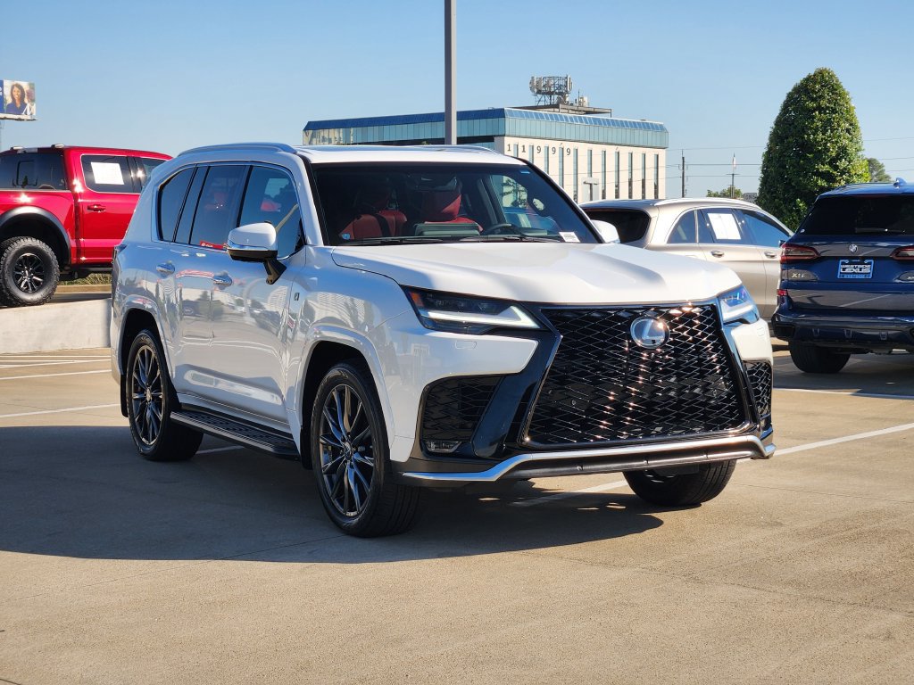 Used 2023 Lexus LX 600 F Sport w/ Accessory Package (Z1) AWD/4WD image 3