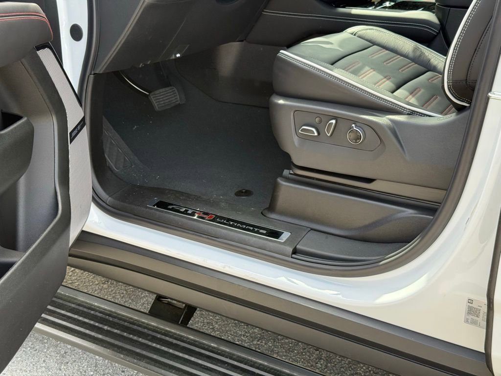 New 2026 GMC Yukon XL AT4 Ultimate w/ LPO, Floor Liner Package image 20