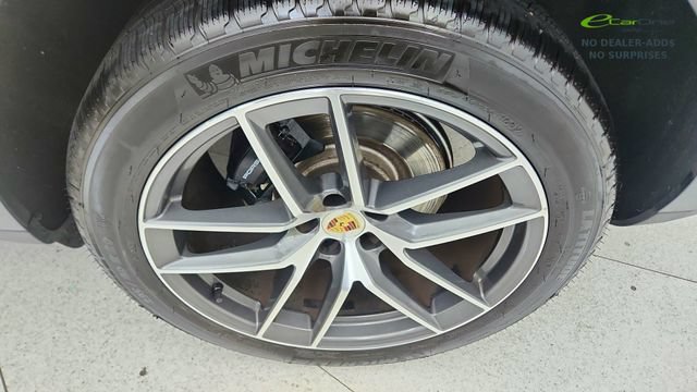 Used 2024 Porsche Macan AWD/4WD image 57