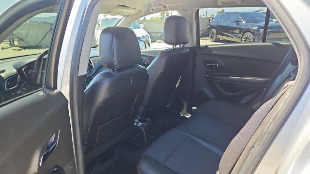 Used 2022 Chevrolet Trax LT w/ Redline Edition FWD image 19