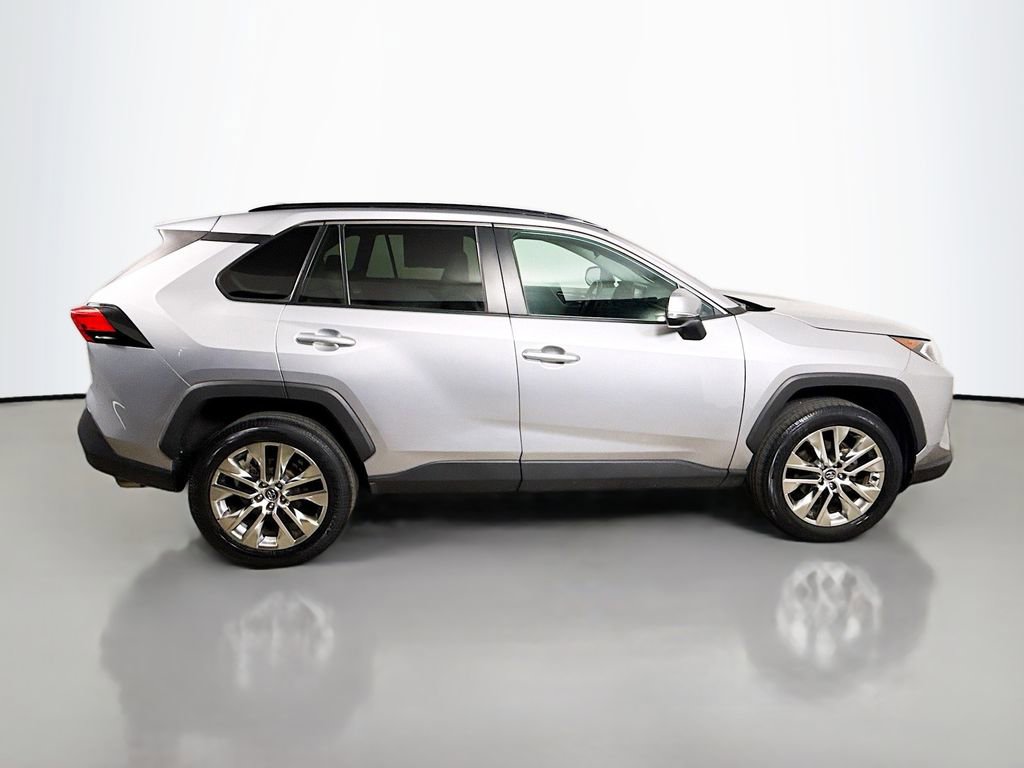 Certified 2021 Toyota RAV4 XLE Premium AWD/4WD image 8
