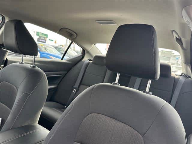 Used 2023 Nissan Altima 2.5 SV FWD image 16
