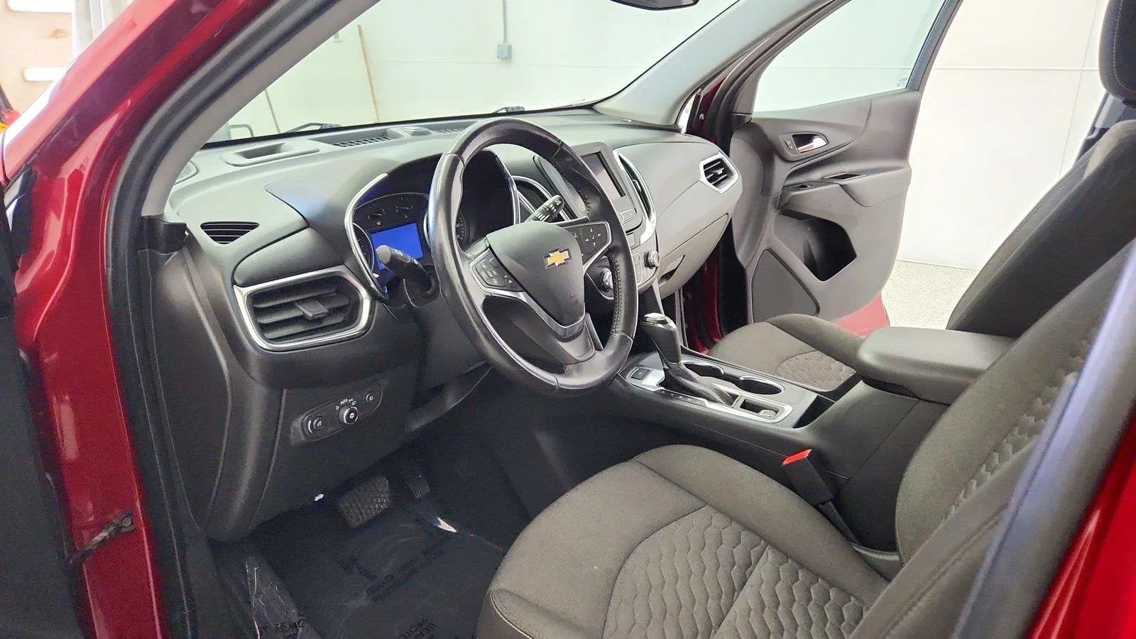 Used 2020 Chevrolet Equinox LT FWD image 14