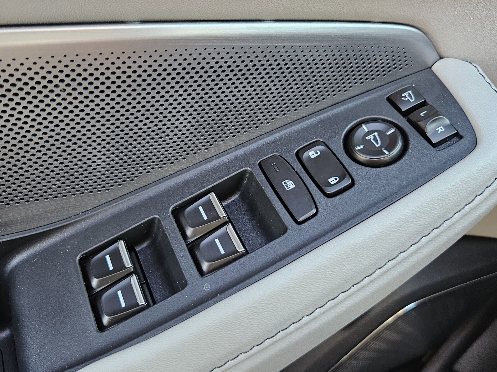 New 2025 Acura MDX FWD w/ Technology Package image 38