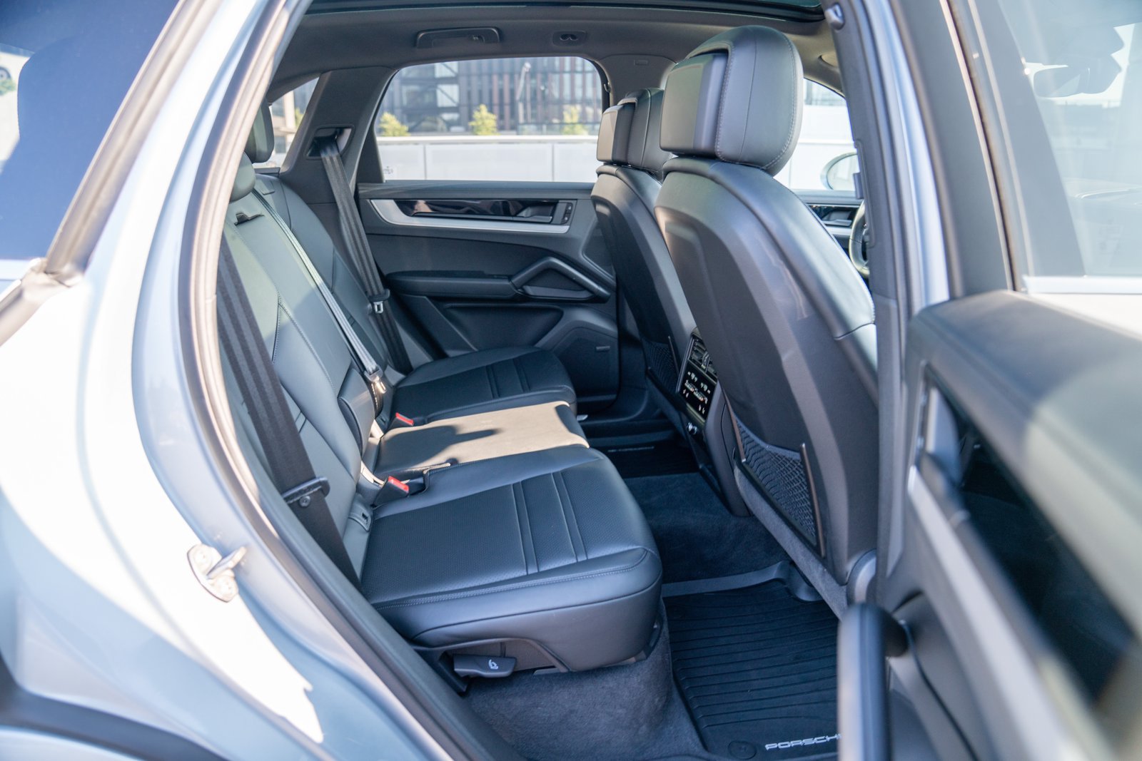 Certified 2026 Porsche Cayenne AWD/4WD image 23