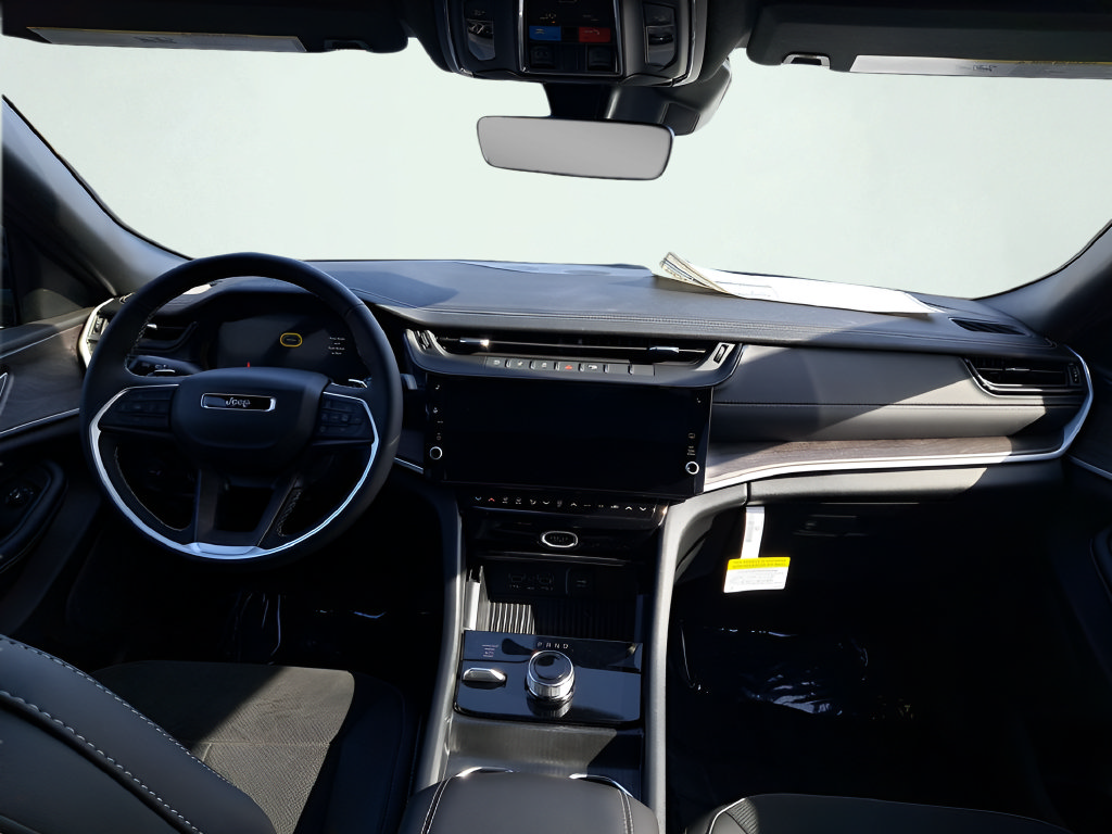 New 2026 Jeep Grand Cherokee Altitude AWD/4WD image 17