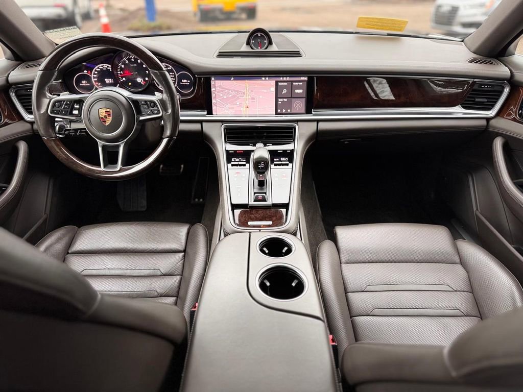 Used 2017 Porsche Panamera 4S image 12