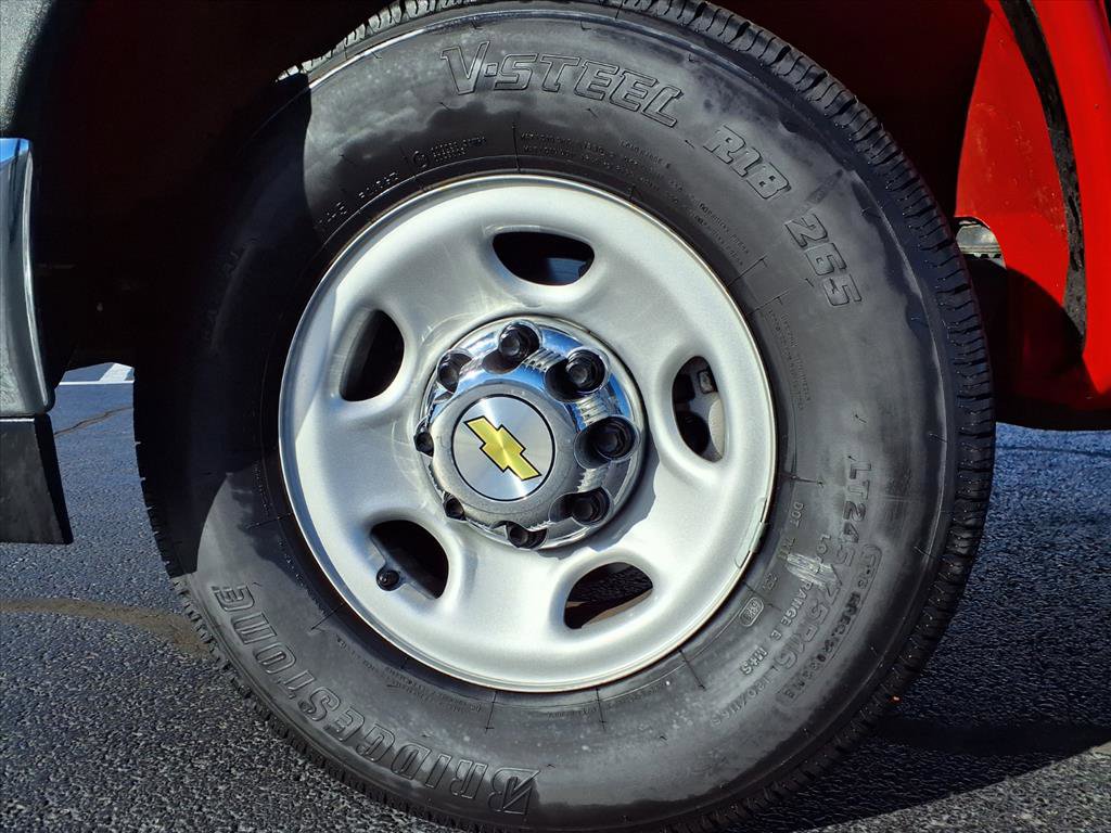 Used 2025 Chevrolet Express 3500 LT w/ LT Preferred Equipment Group RWD image 30