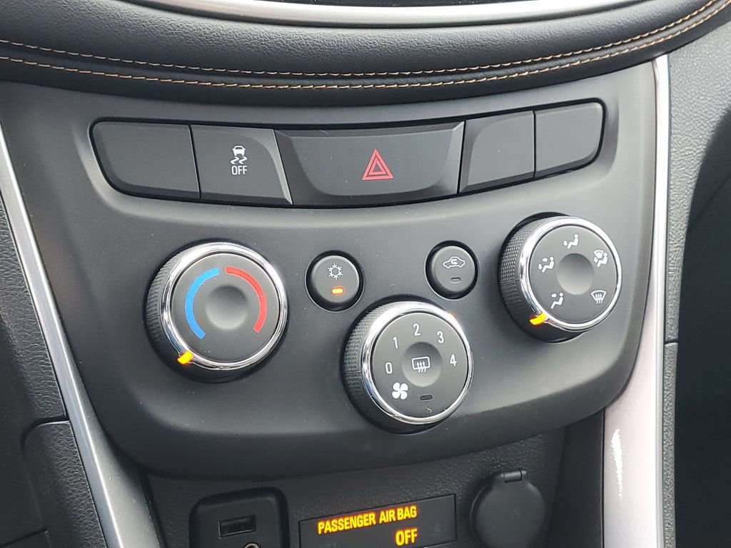 Used 2018 Chevrolet Trax LT FWD image 25
