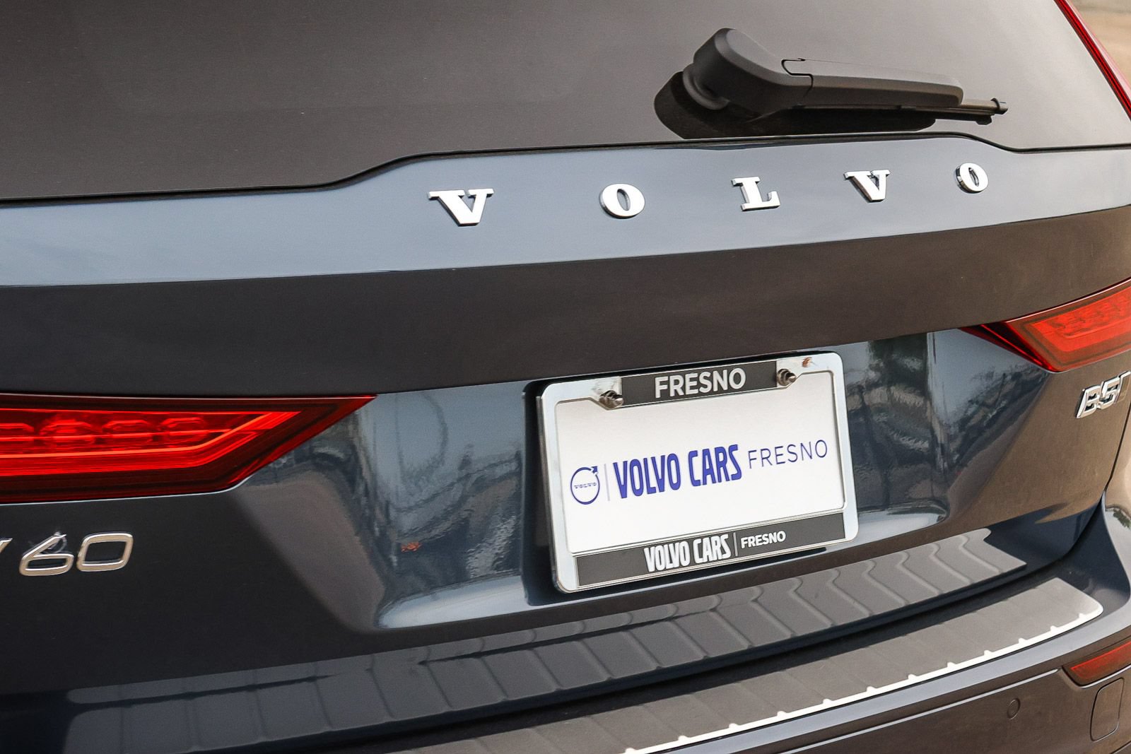 New 2026 Volvo V60 B5 Cross Country Plus w/ Climate Package AWD/4WD image 12
