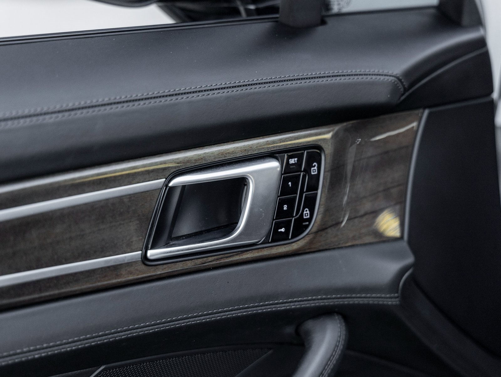 Used 2020 Porsche Panamera GTS image 21