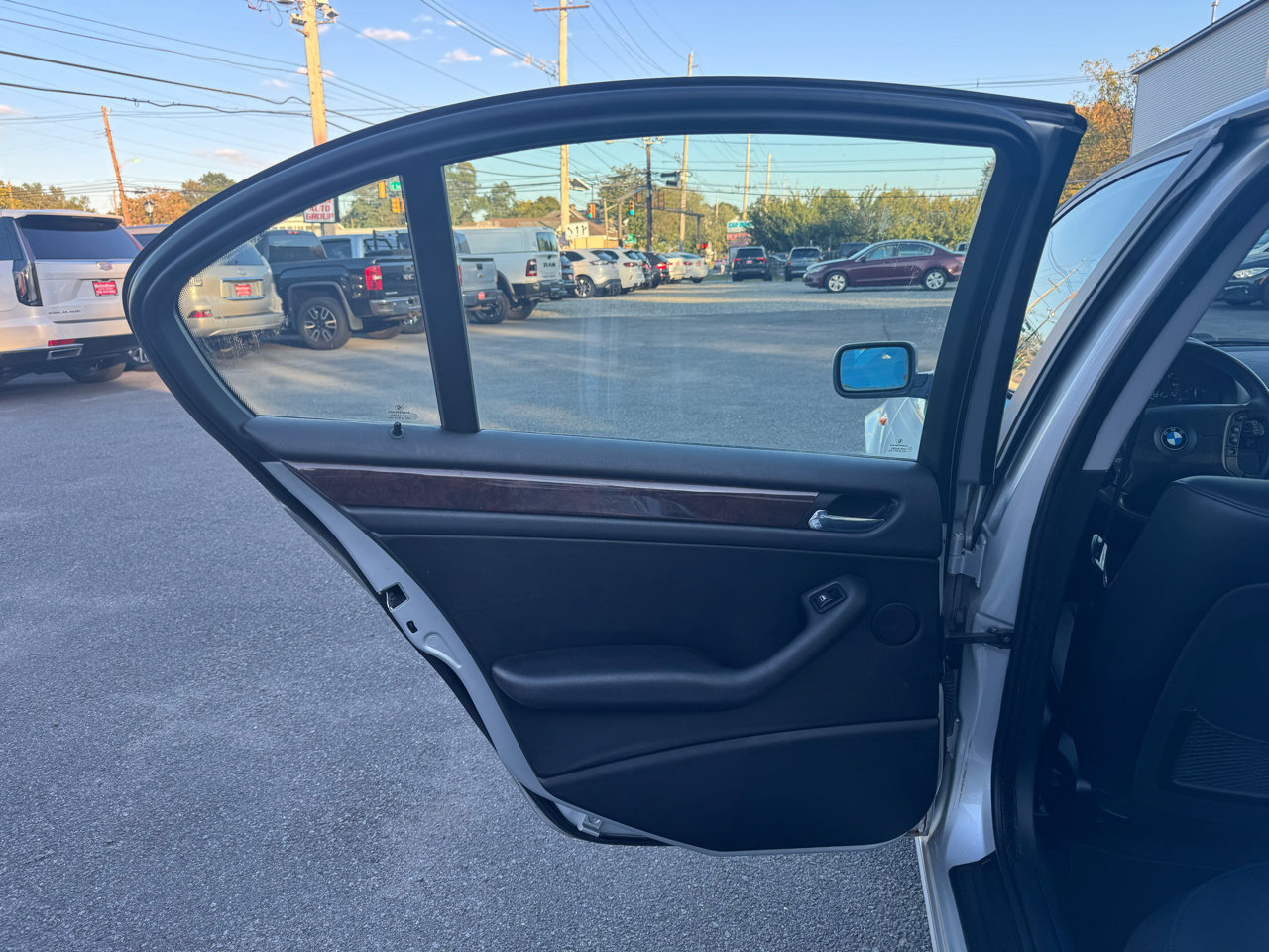 Used 2002 BMW 325i Sedan image 12