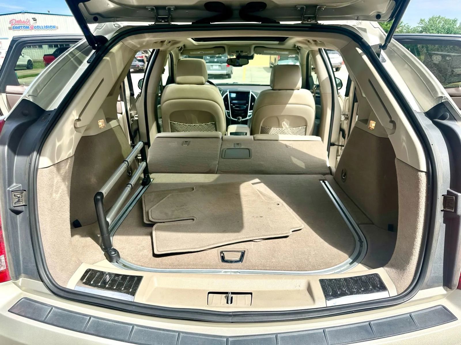 Used 2014 Cadillac SRX Premium image 17