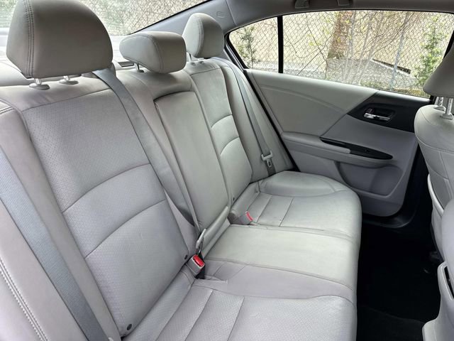 Used 2017 Honda Accord EX-L image 9