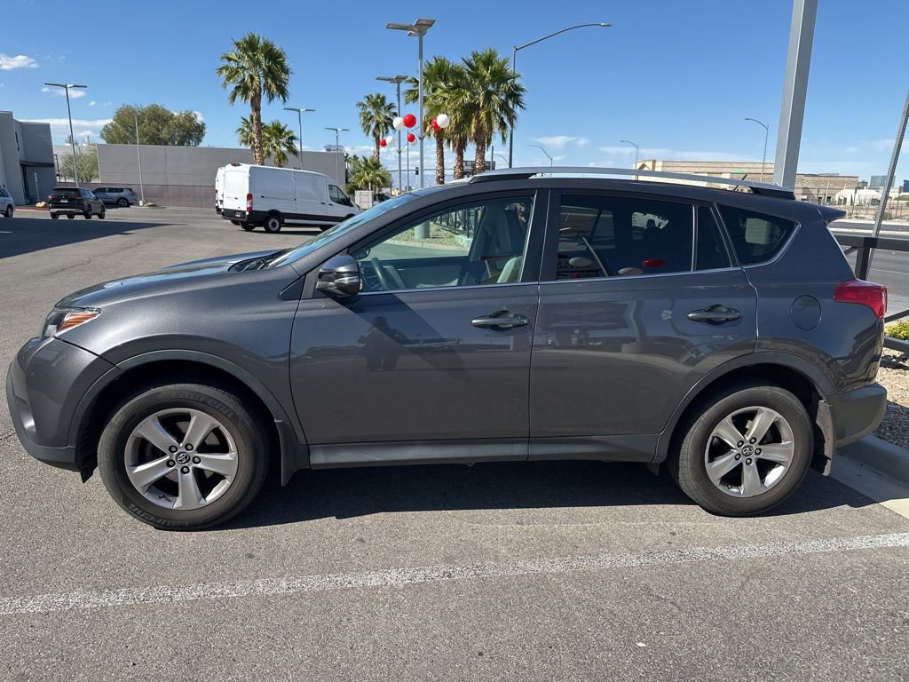 Used 2015 Toyota RAV4 XLE AWD/4WD image 4